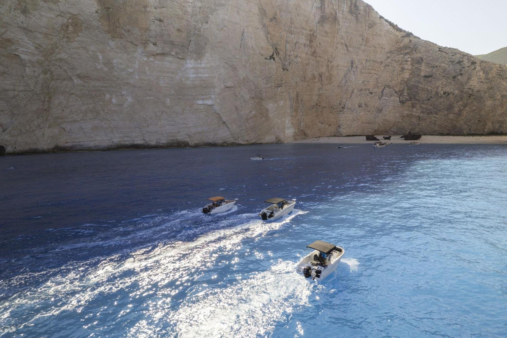 The Sall Suites Complex B - Iconic Sea Views, By Zantewize アギオス・ニコラオス エクステリア 写真
